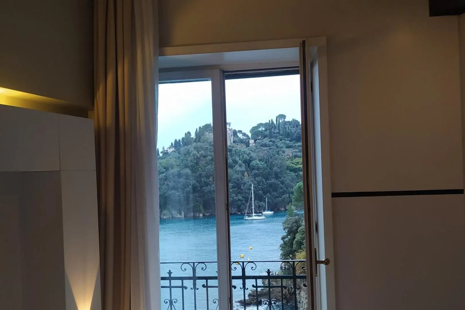 Portofino Deluxe Family Suite - Balcony, Sea View, Private Hotel Beach